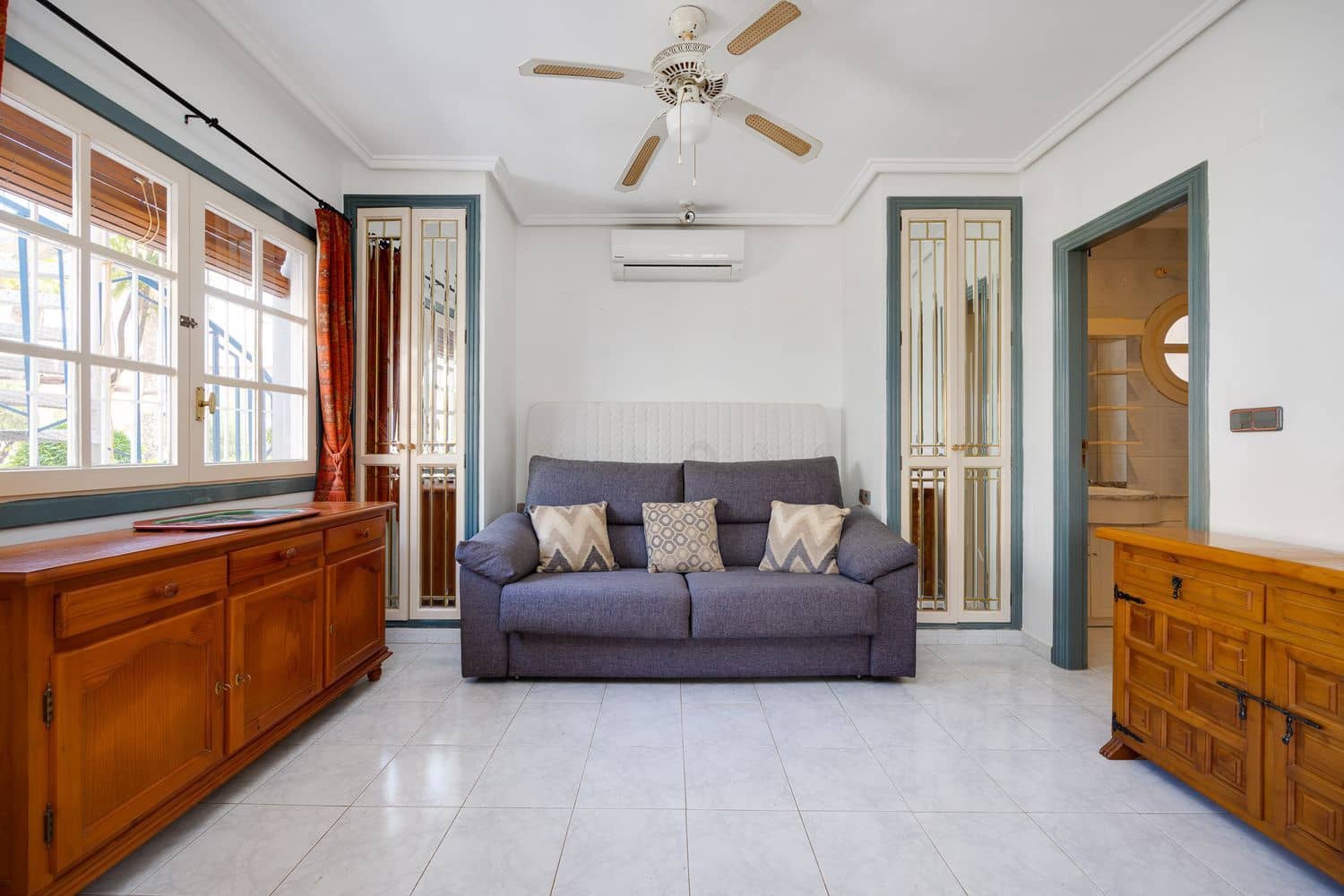 Appartement à vendre à Torrevieja avec piscine garage - 105 000 € (Ref: 9700362)