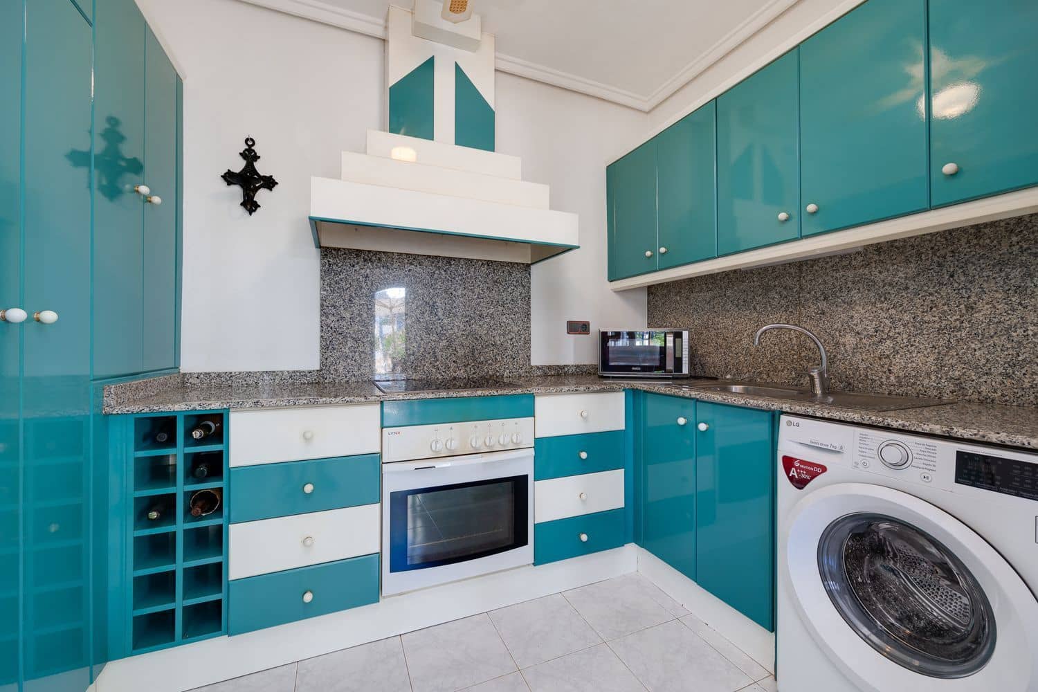 Appartement à vendre à Torrevieja avec piscine garage - 105 000 € (Ref: 9700362)