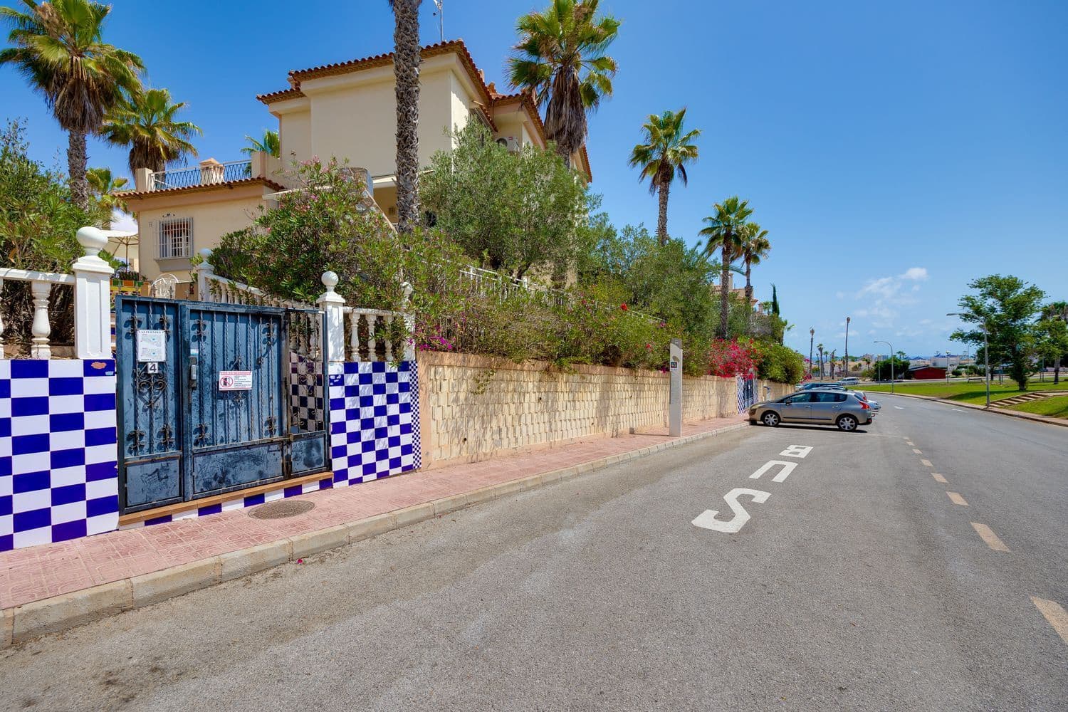 Appartement à vendre à Torrevieja avec piscine garage - 105 000 € (Ref: 9700362)