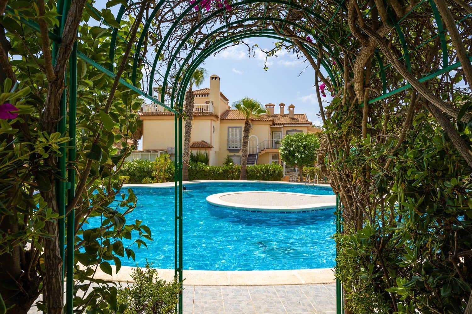 Appartement à vendre à Torrevieja avec piscine garage - 105 000 € (Ref: 9700362)