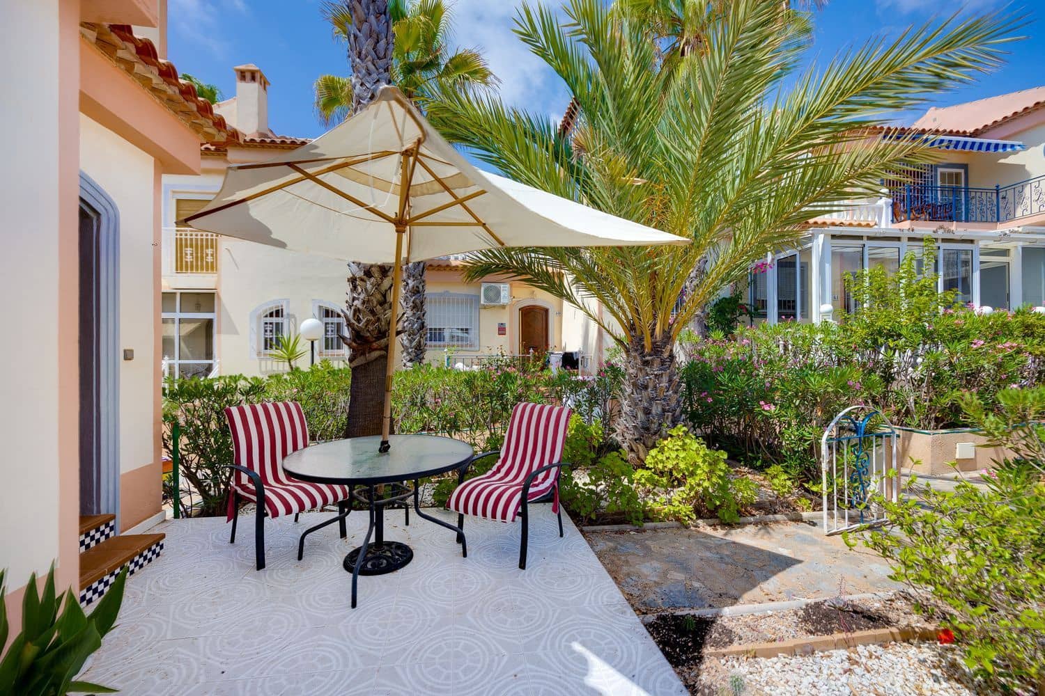 Appartement à vendre à Torrevieja avec piscine garage - 105 000 € (Ref: 9700362)