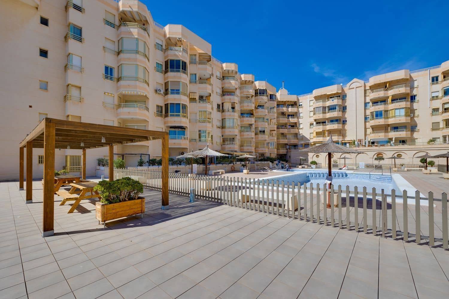 1 soveværelse Lejlighed til salg i Playa de Muchavista med swimmingpool garage - € 289.000 (Ref: 9700363)