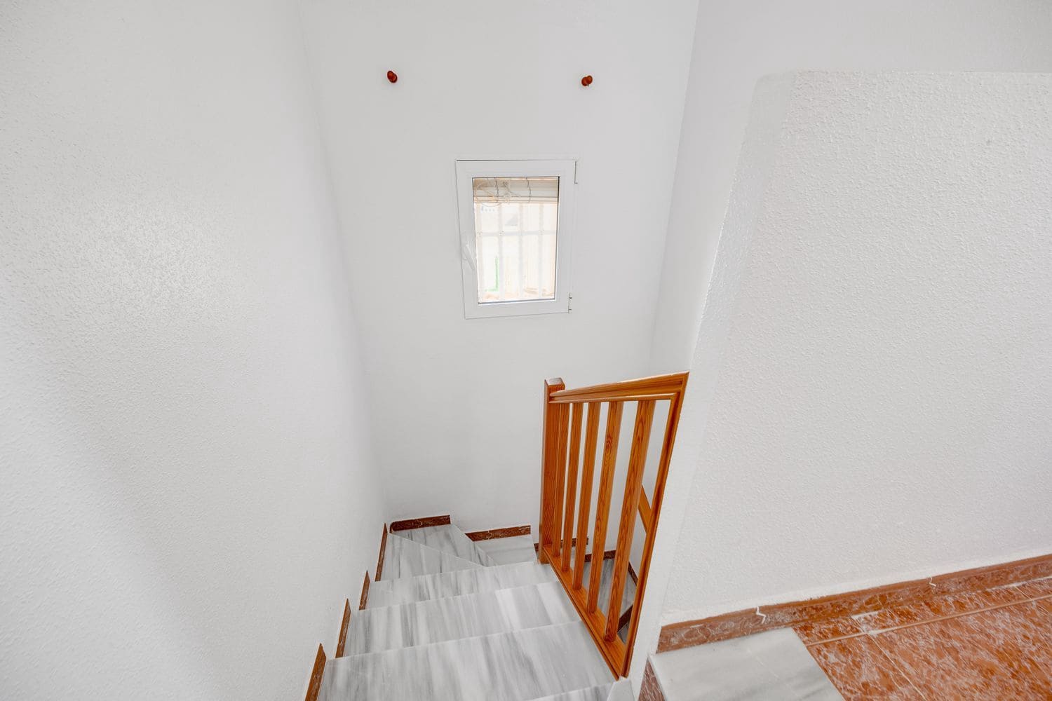 3 sypialnia Dom na sprzedaż w Torrevieja z basenem garażem - 215 000 € (Ref: 9709487)