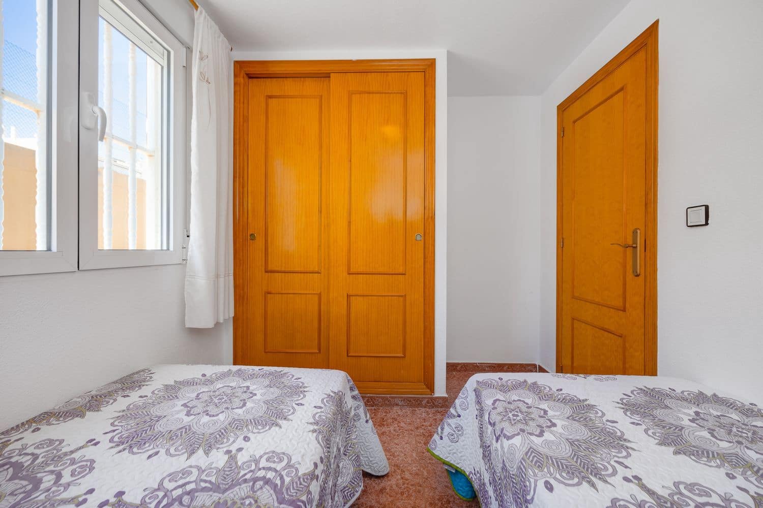 3 sypialnia Dom na sprzedaż w Torrevieja z basenem garażem - 215 000 € (Ref: 9709487)