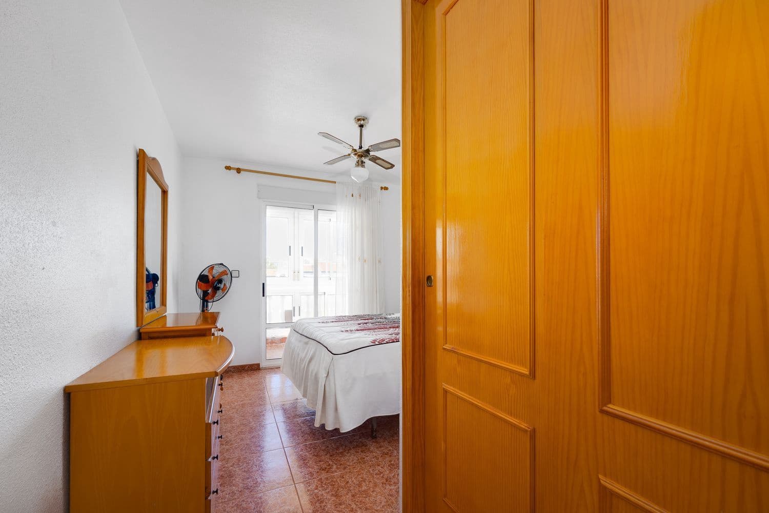 3 sypialnia Dom na sprzedaż w Torrevieja z basenem garażem - 215 000 € (Ref: 9709487)