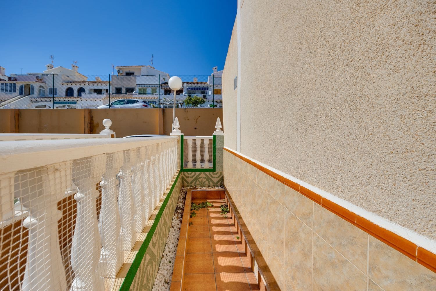 3 sypialnia Dom na sprzedaż w Torrevieja z basenem garażem - 215 000 € (Ref: 9709487)