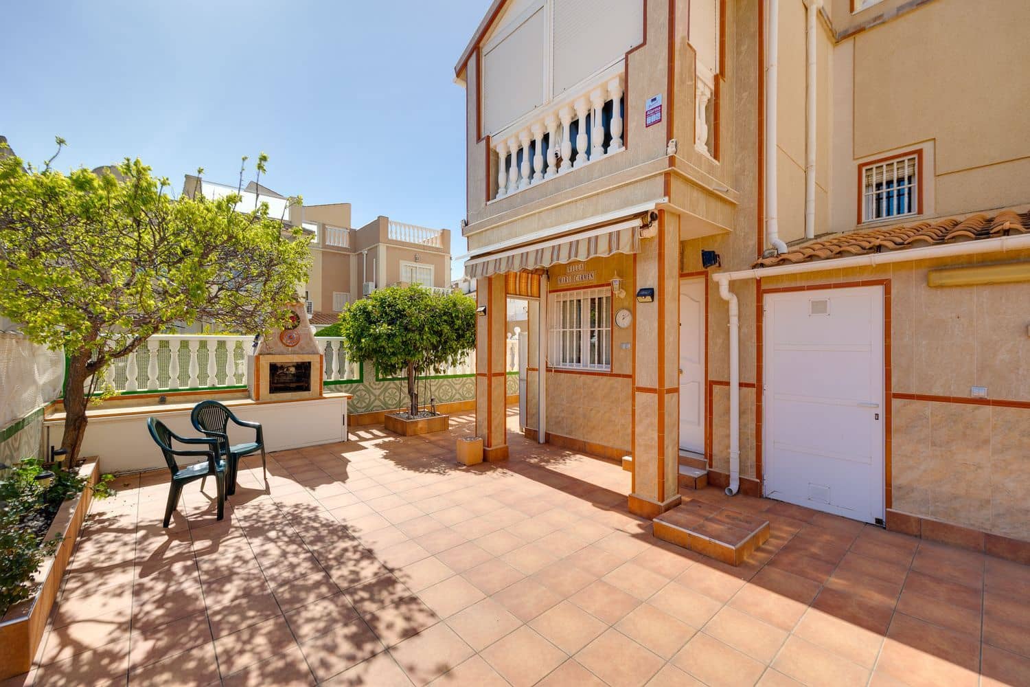 3 sypialnia Dom na sprzedaż w Torrevieja z basenem garażem - 215 000 € (Ref: 9709487)