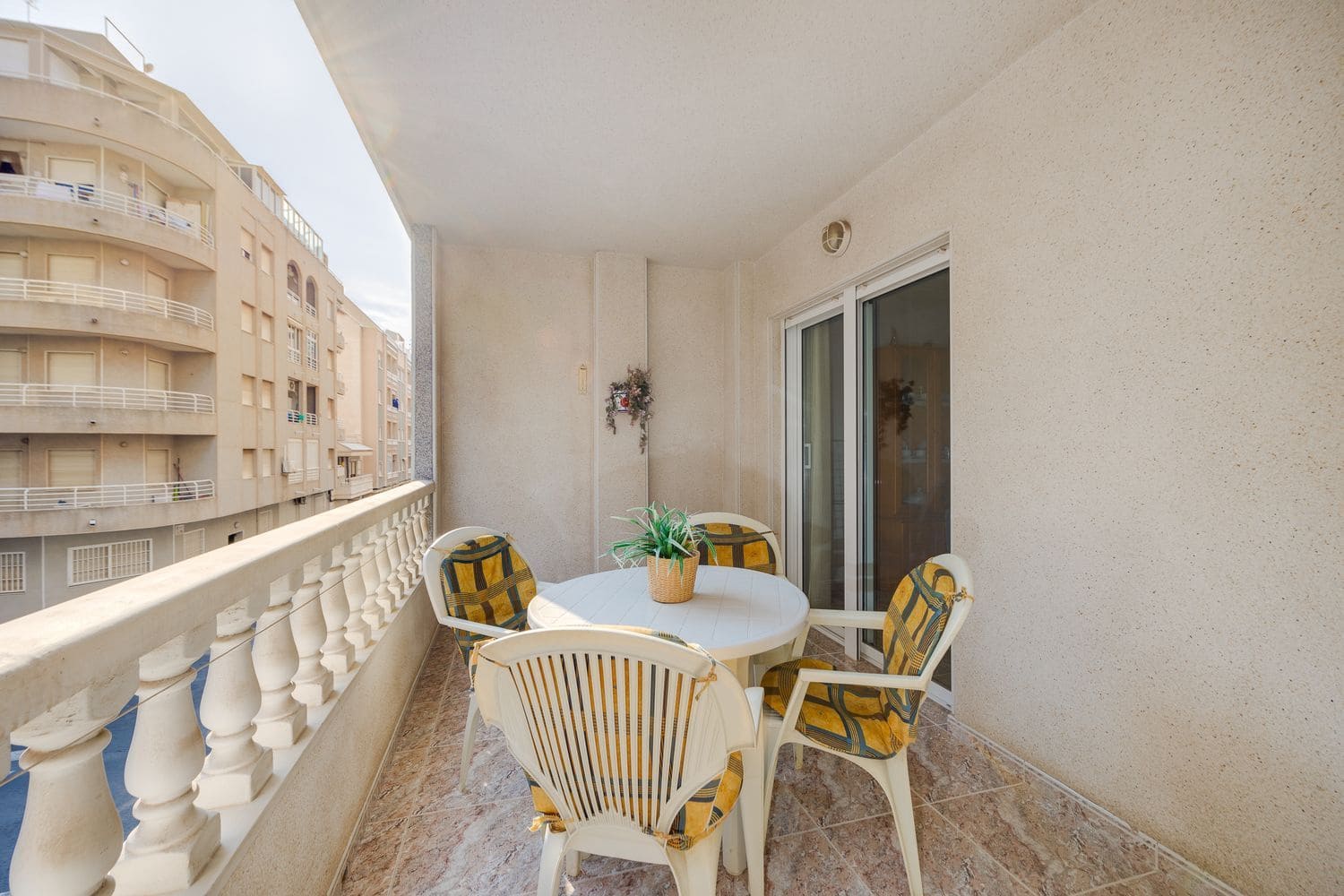 2 bedroom Apartment for sale in Torrevieja with garage - € 149,000 (Ref: 9719485)