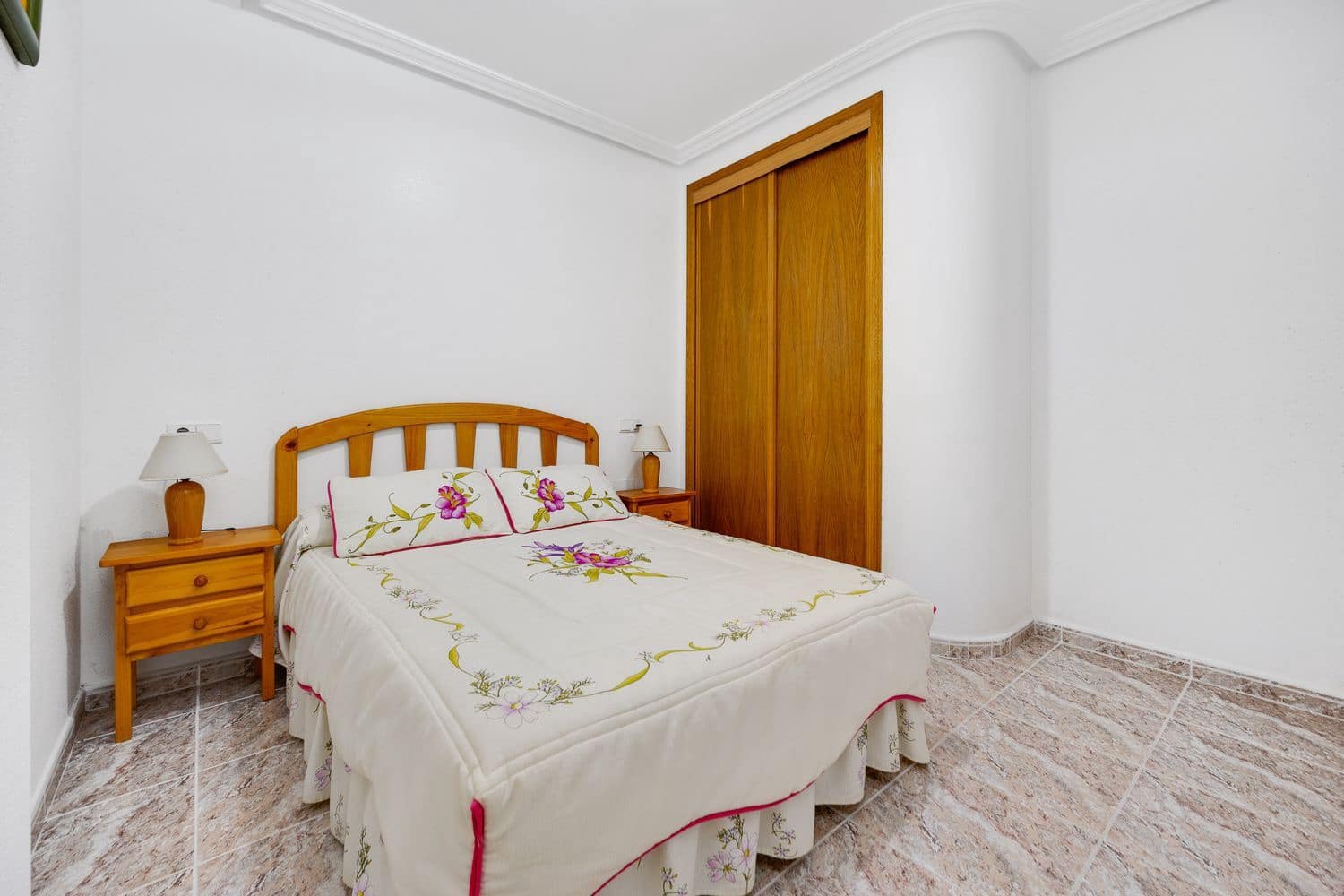 2 bedroom Apartment for sale in Torrevieja with garage - € 149,000 (Ref: 9719485)