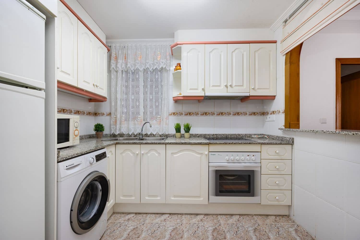 2 bedroom Apartment for sale in Torrevieja with garage - € 149,000 (Ref: 9719485)