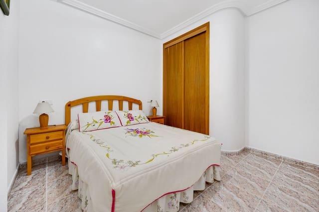 2 bedroom Apartment for sale in Avenida Habaneras - Curva de Palangre, Torrevieja with garage - € 149,000 (Ref: 9719485)