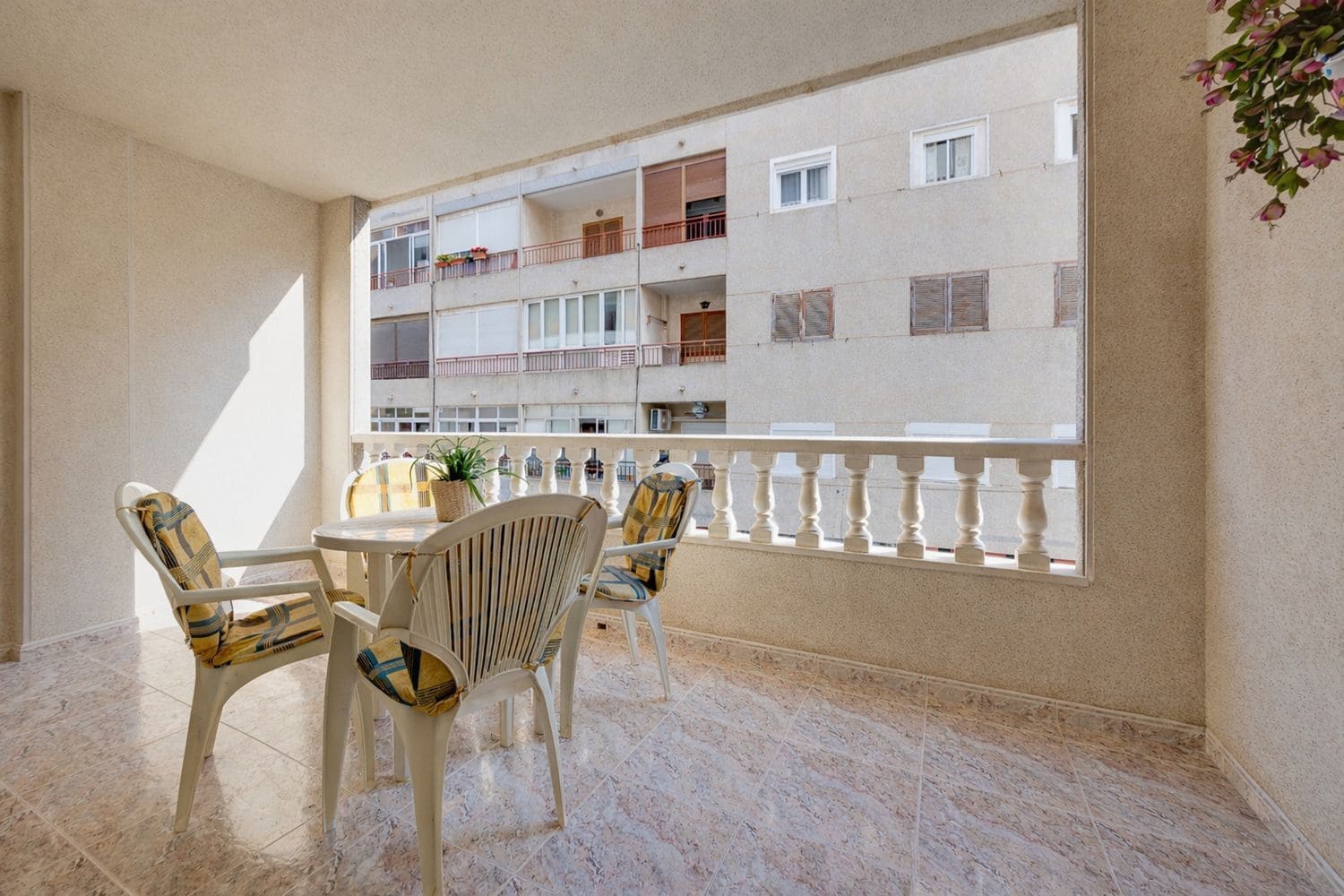 2 bedroom Apartment for sale in Torrevieja with garage - € 149,000 (Ref: 9719485)