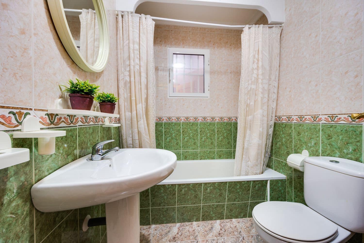 2 bedroom Apartment for sale in Torrevieja with garage - € 149,000 (Ref: 9719485)