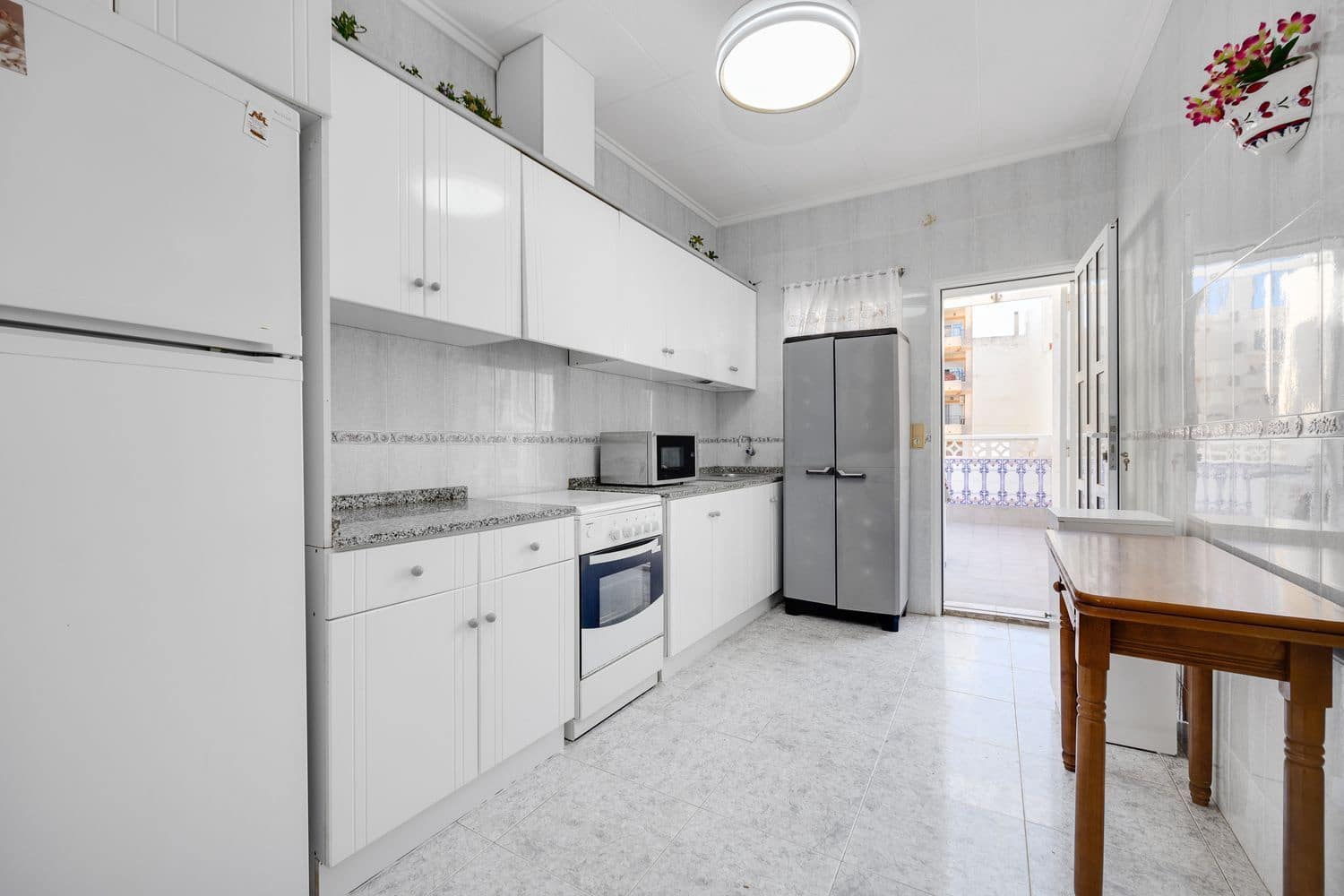 4 bedroom Apartment for sale in Torrevieja with garage - € 153,000 (Ref: 9731573)