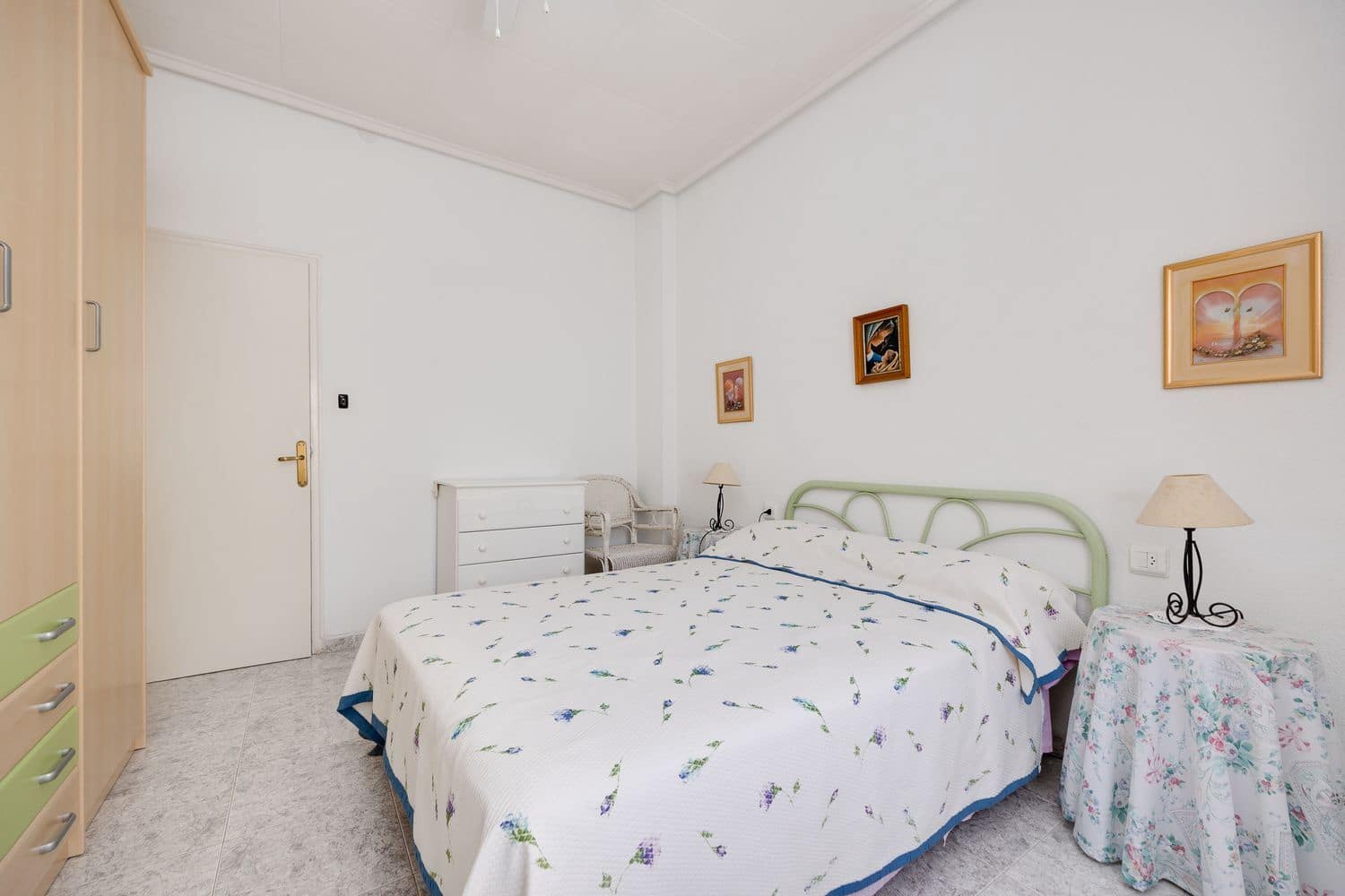 4 bedroom Apartment for sale in Torrevieja with garage - € 153,000 (Ref: 9731573)