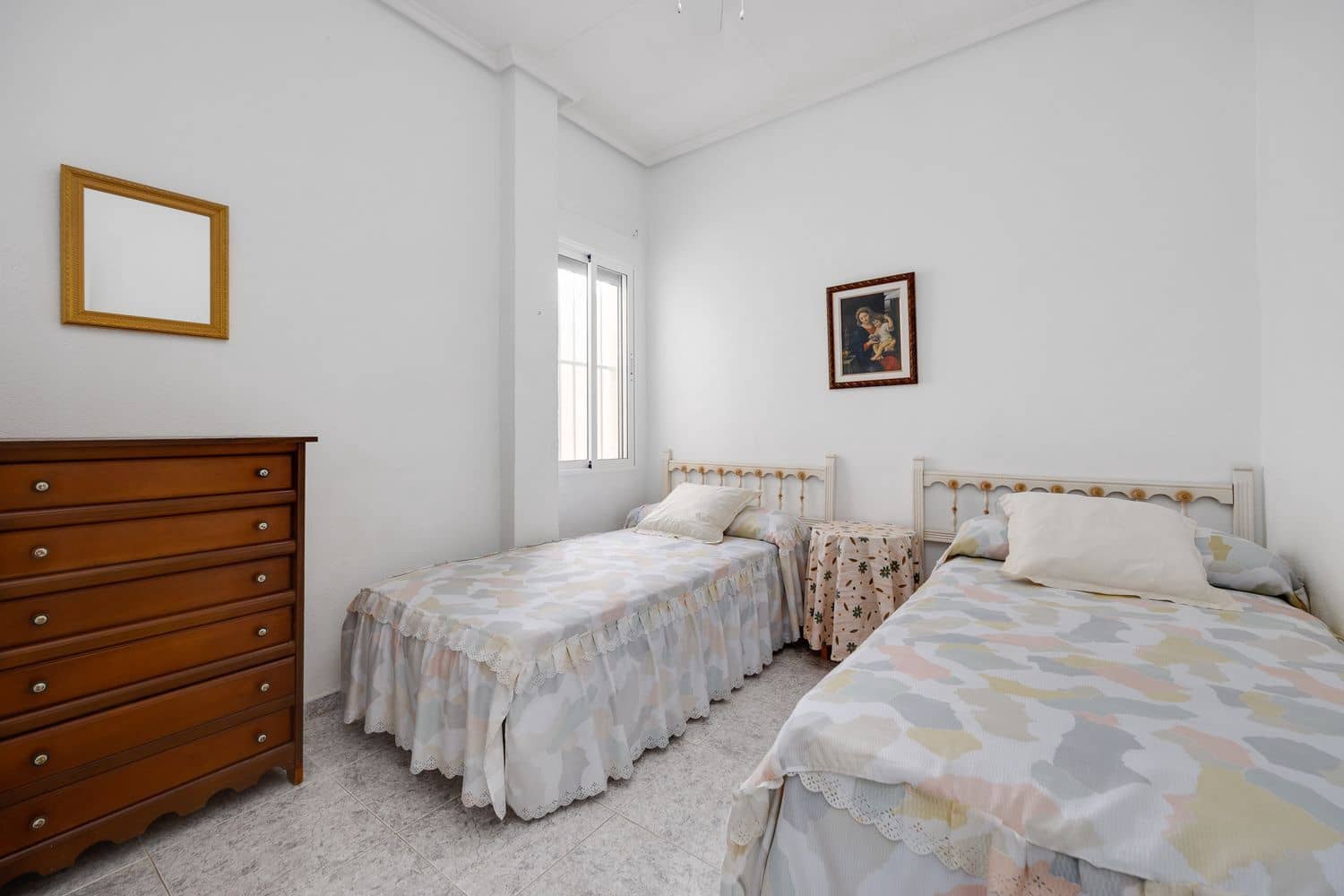 4 bedroom Apartment for sale in Torrevieja with garage - € 153,000 (Ref: 9731573)