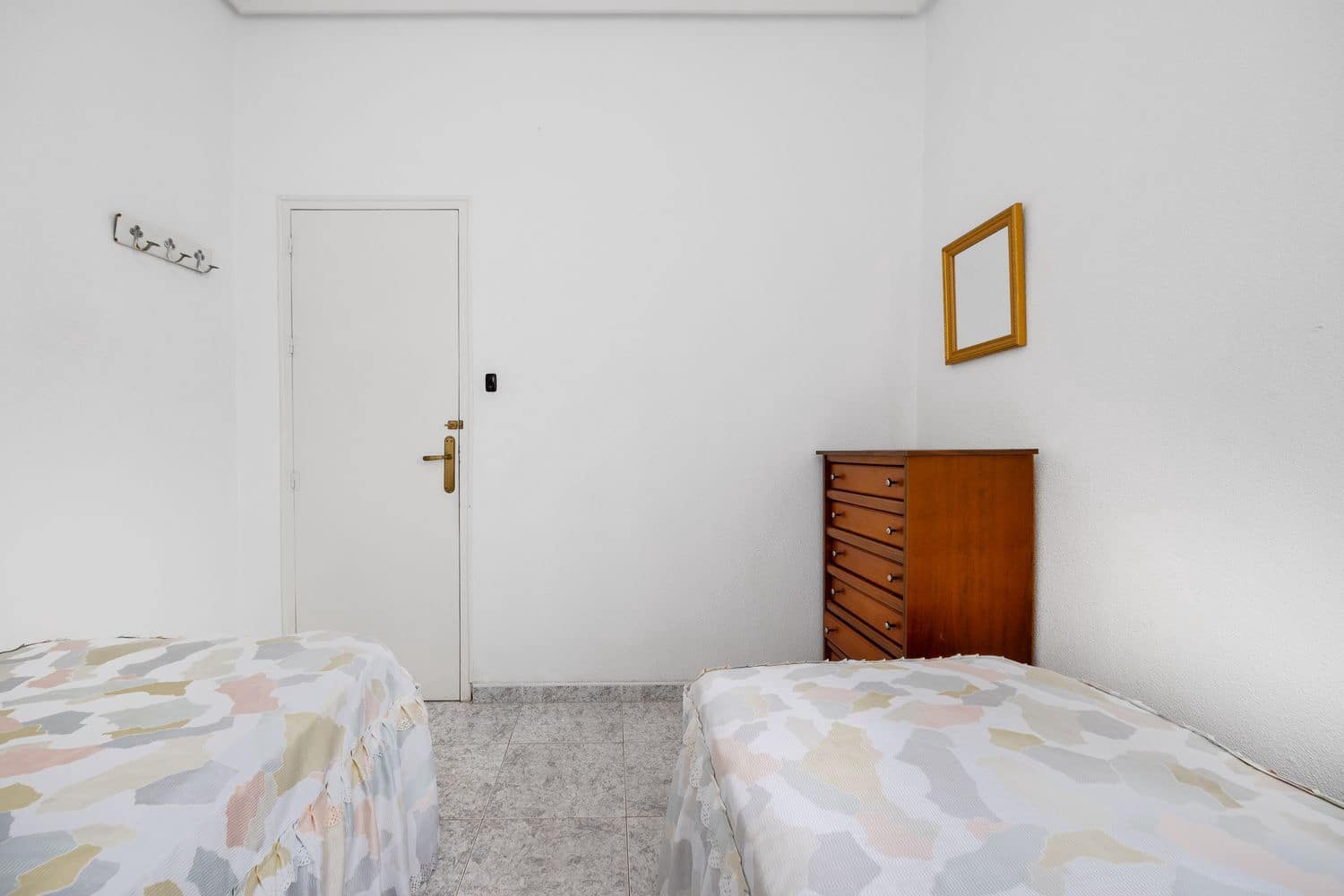 4 bedroom Apartment for sale in Torrevieja with garage - € 153,000 (Ref: 9731573)