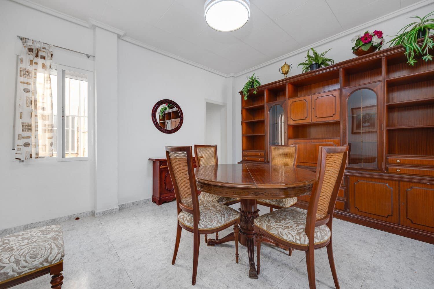 4 bedroom Apartment for sale in Torrevieja with garage - € 153,000 (Ref: 9731573)