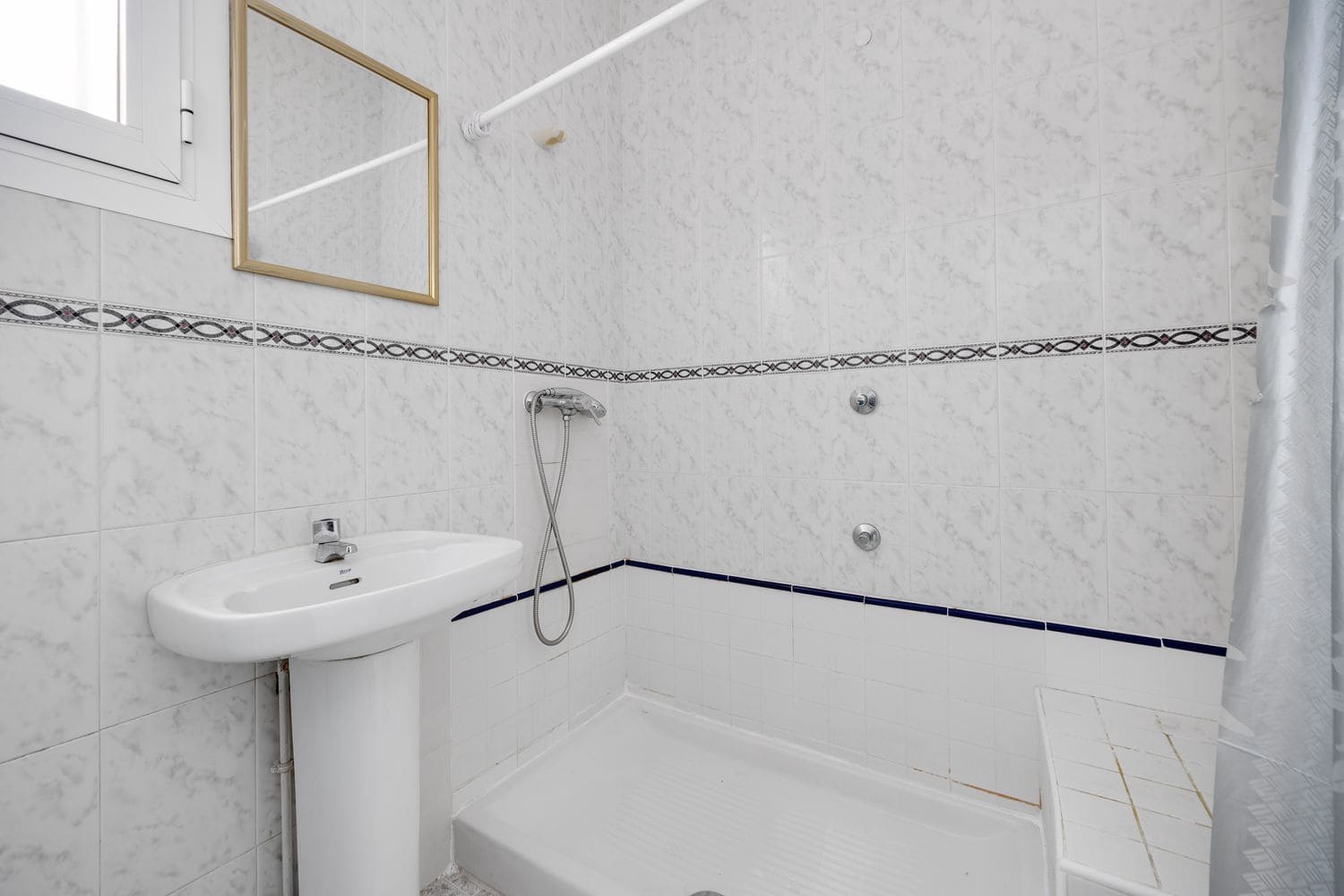 4 bedroom Apartment for sale in Torrevieja with garage - € 153,000 (Ref: 9731573)