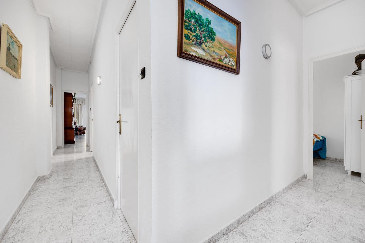 4 bedroom Apartment for sale in Torrevieja with garage - € 153,000 (Ref: 9731573)