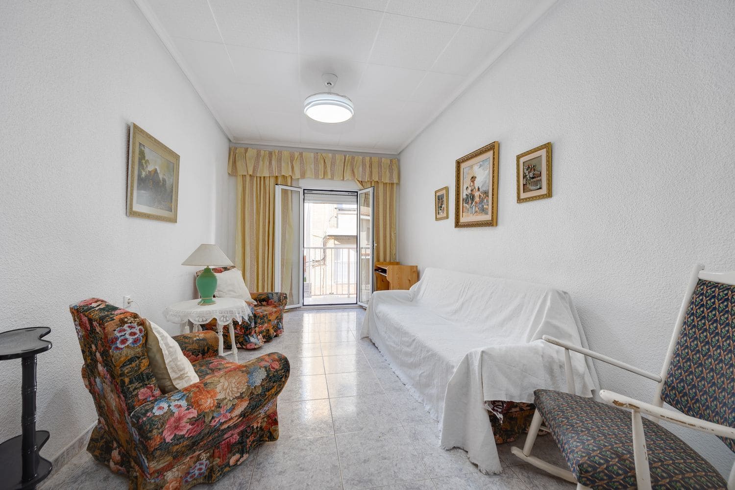 4 bedroom Apartment for sale in Torrevieja with garage - € 153,000 (Ref: 9731573)