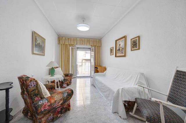 4 bedroom Apartment for sale in Las Piscinas Naturales, Torrevieja with garage - € 153,000 (Ref: 9731573)