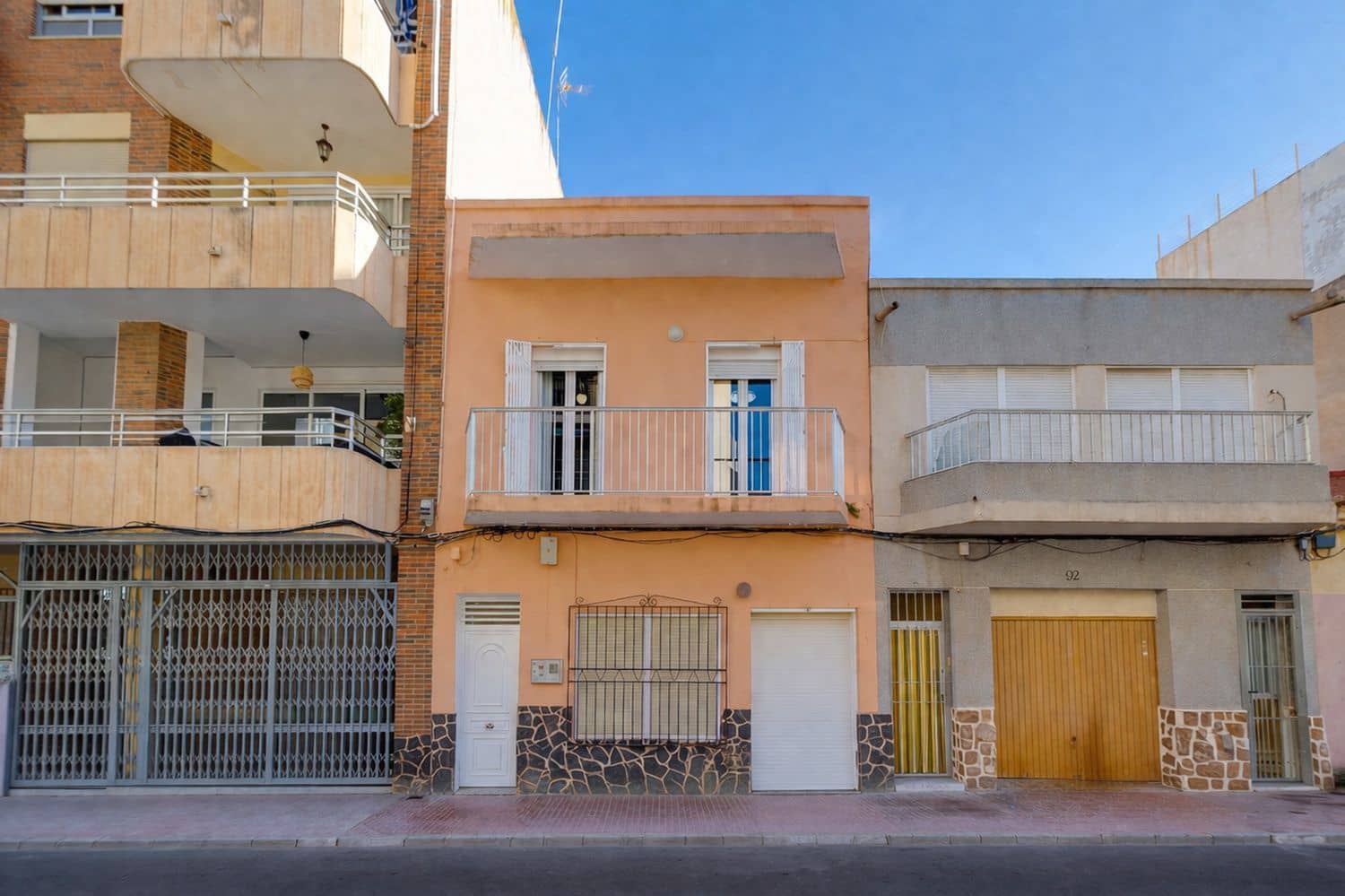 4 bedroom Apartment for sale in Torrevieja with garage - € 153,000 (Ref: 9731573)