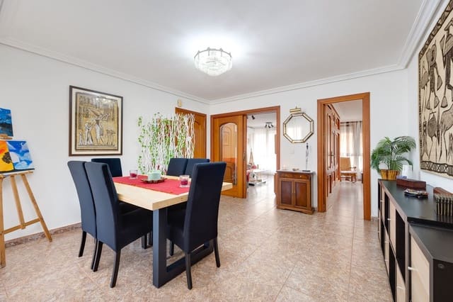 Apartamento de 3 habitaciones en Centro - Muelle Pesquero, Torrevieja en venta con garaje - 190.000 € (Ref: 9731574)