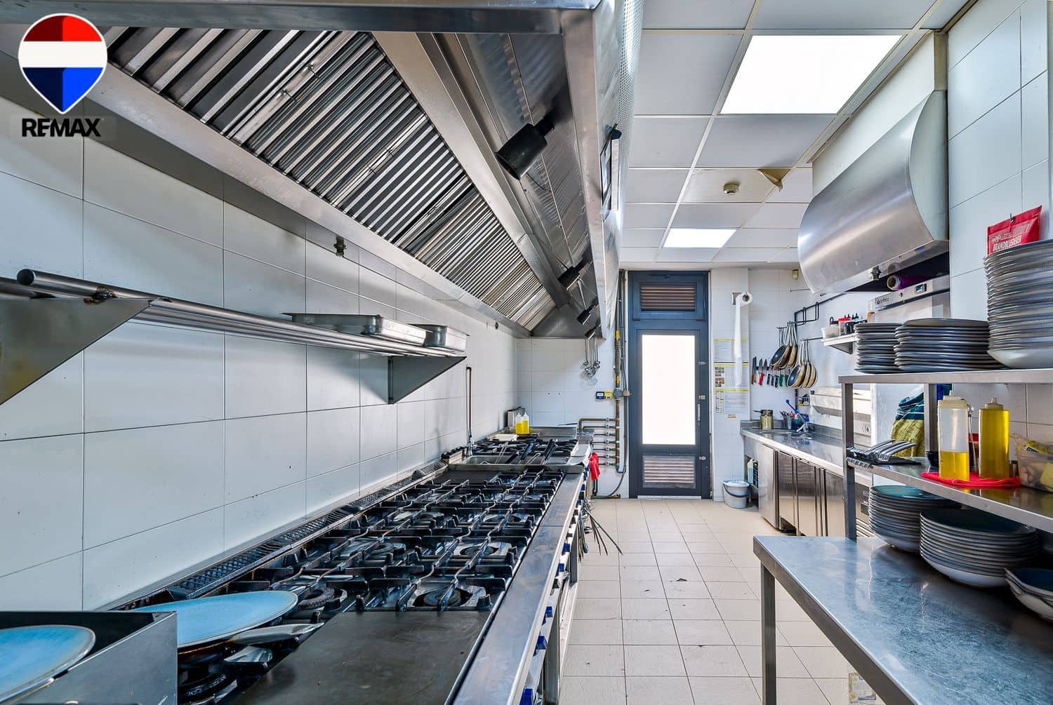 Kommersiell til salgs i Alicante by - € 2 985 000 (Ref: 9735022)