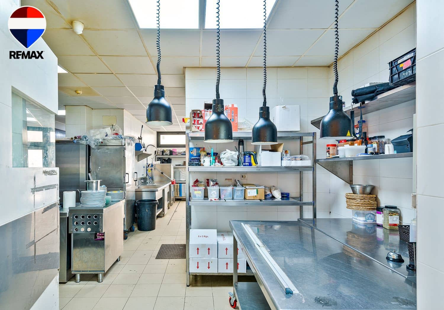 Kommersiell til salgs i Alicante by - € 2 985 000 (Ref: 9735022)