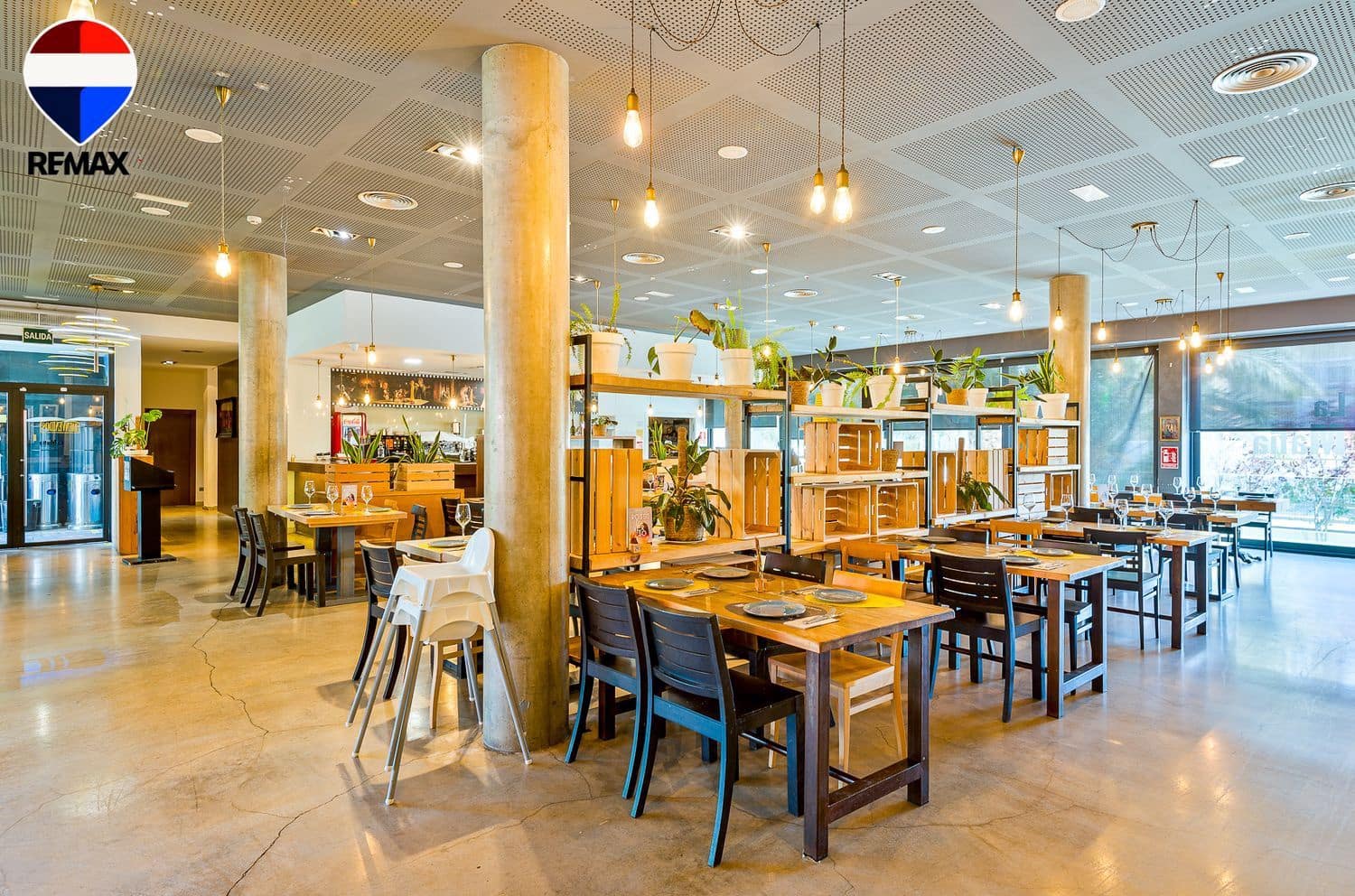 Kommersiell til salgs i Alicante by - € 2 985 000 (Ref: 9735022)