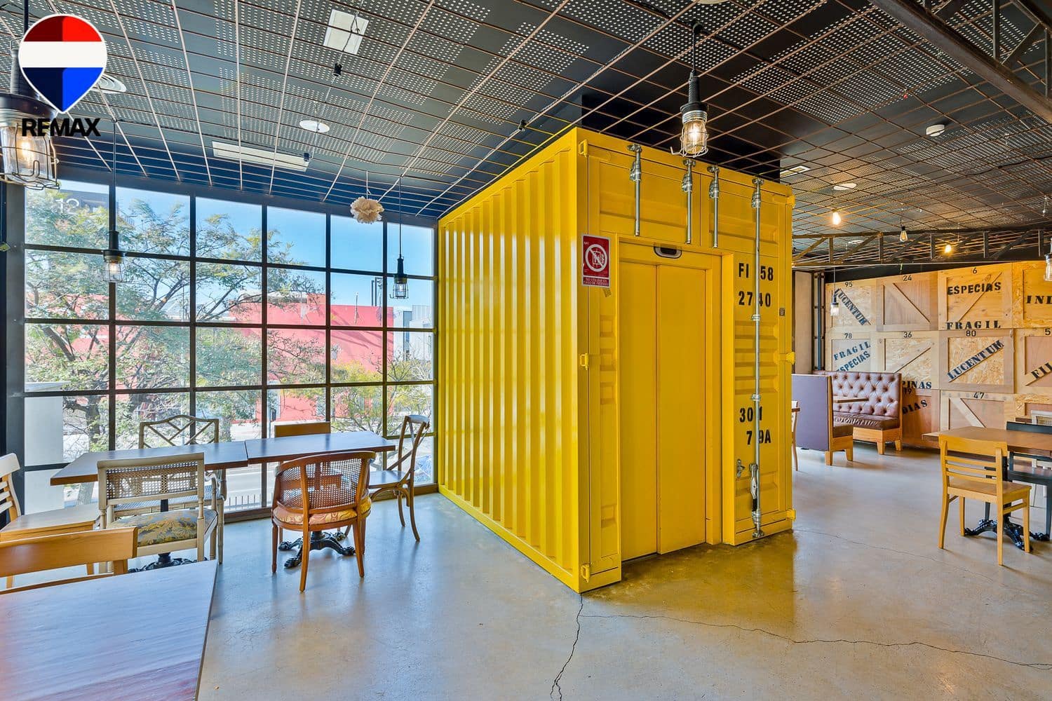 Kommersiell til salgs i Alicante by - € 2 985 000 (Ref: 9735022)