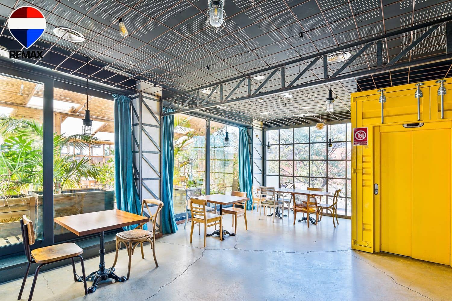 Kommersiell til salgs i Alicante by - € 2 985 000 (Ref: 9735022)