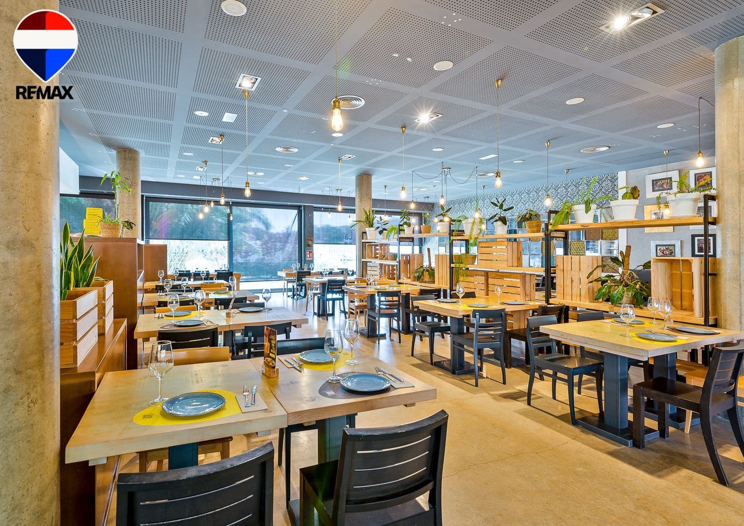 Kommersiell til salgs i Alicante by - € 2 985 000 (Ref: 9735022)