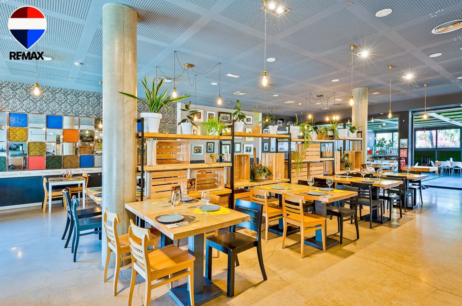 Kommersiell til salgs i Alicante by - € 2 985 000 (Ref: 9735022)