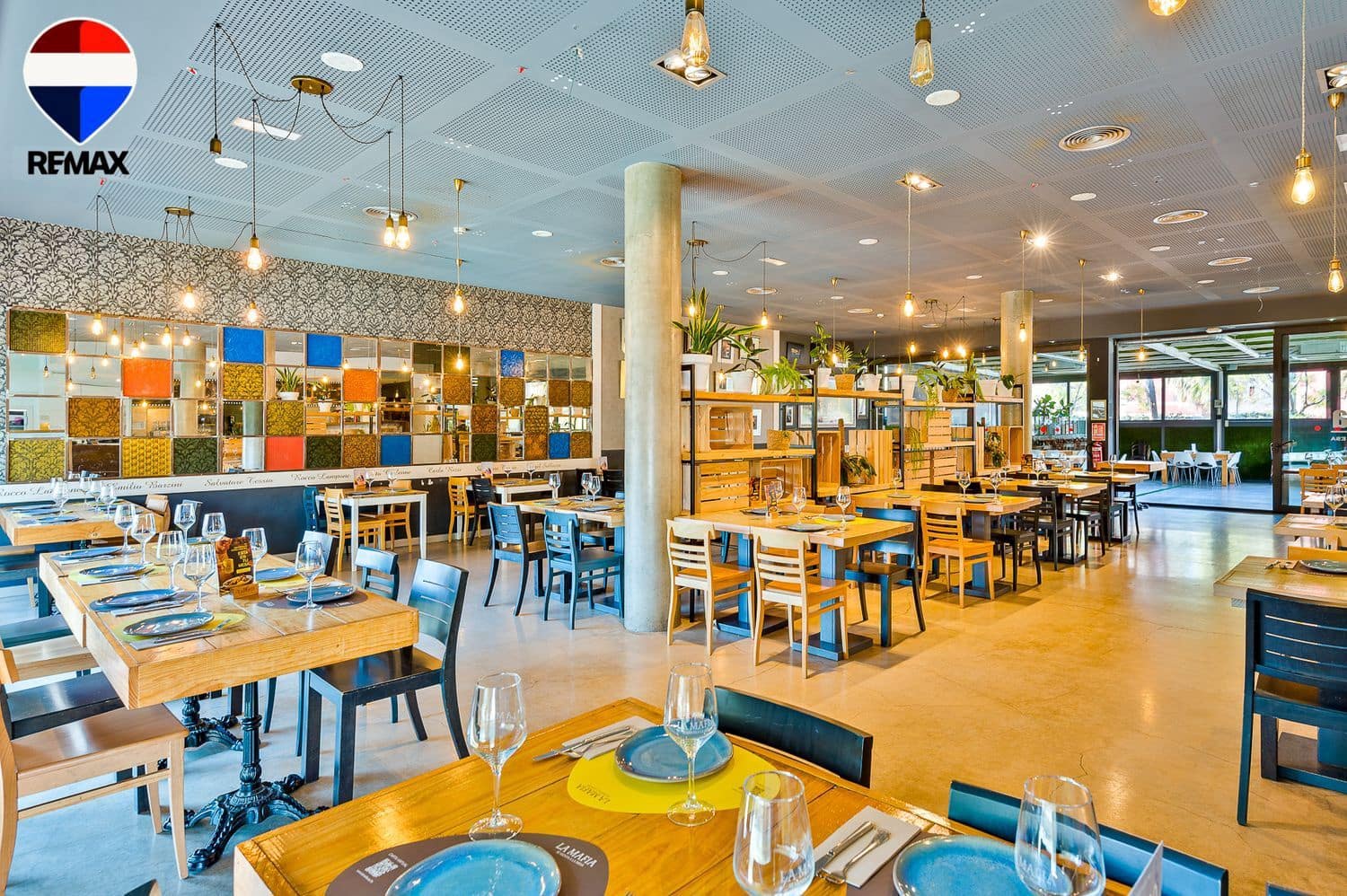 Kommersiell til salgs i Alicante by - € 2 985 000 (Ref: 9735022)