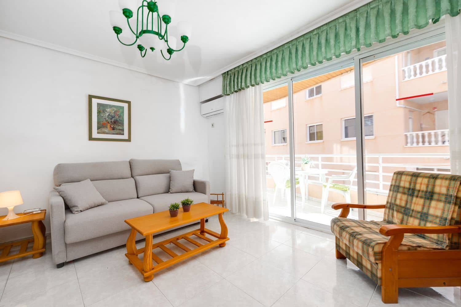 1 Zimmer Apartment zu verkaufen in Torrevieja mit Pool Garage - 122.000 € (Ref: 9735023)