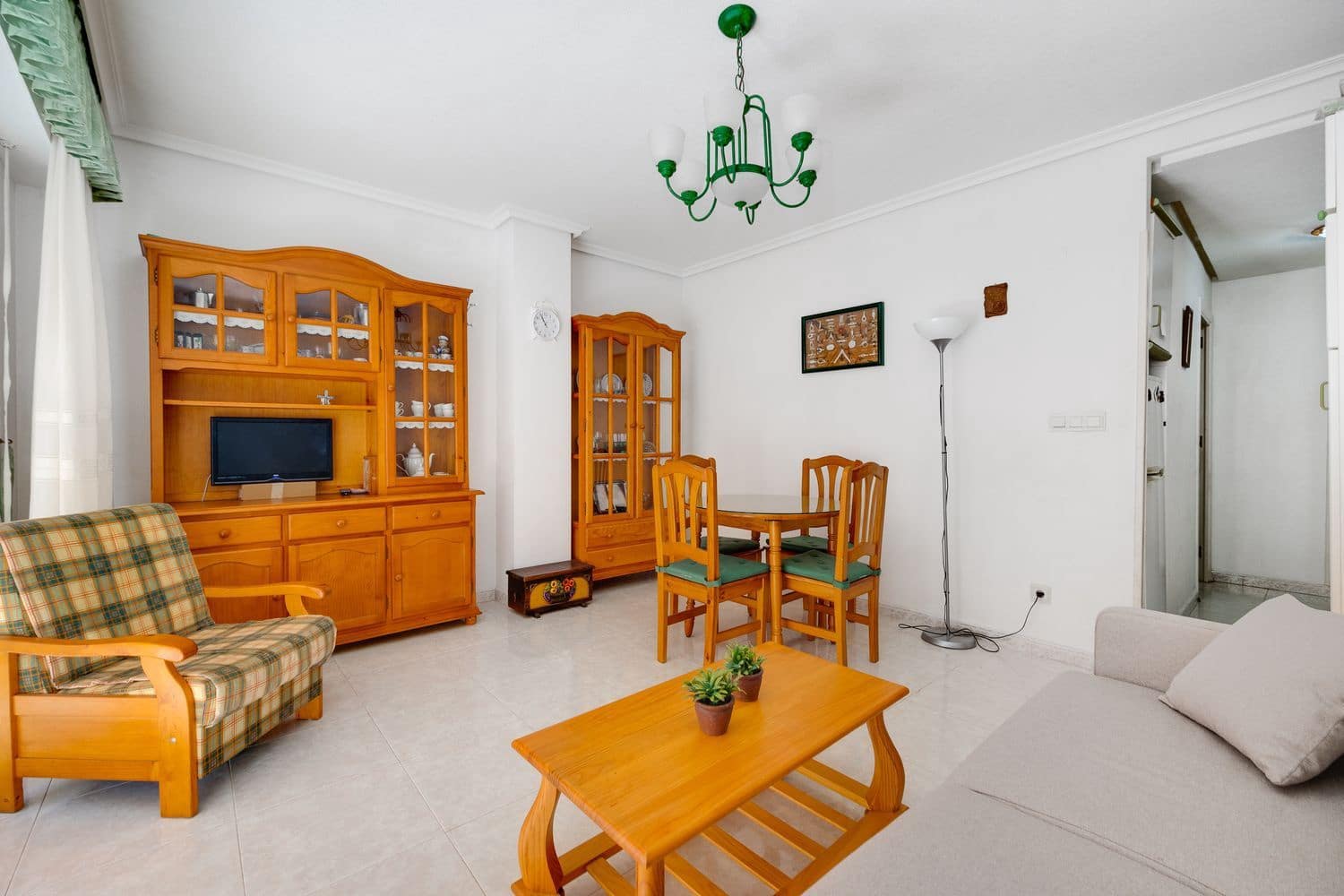 1 Zimmer Apartment zu verkaufen in Torrevieja mit Pool Garage - 122.000 € (Ref: 9735023)