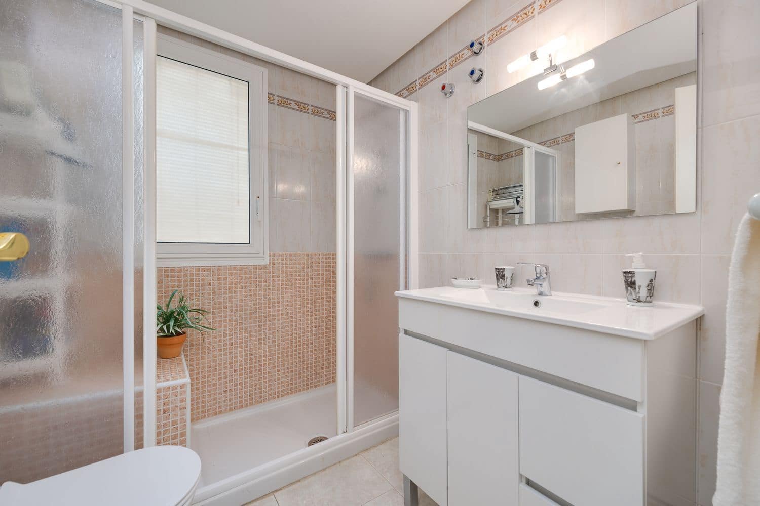 1 Zimmer Apartment zu verkaufen in Torrevieja mit Pool Garage - 122.000 € (Ref: 9735023)