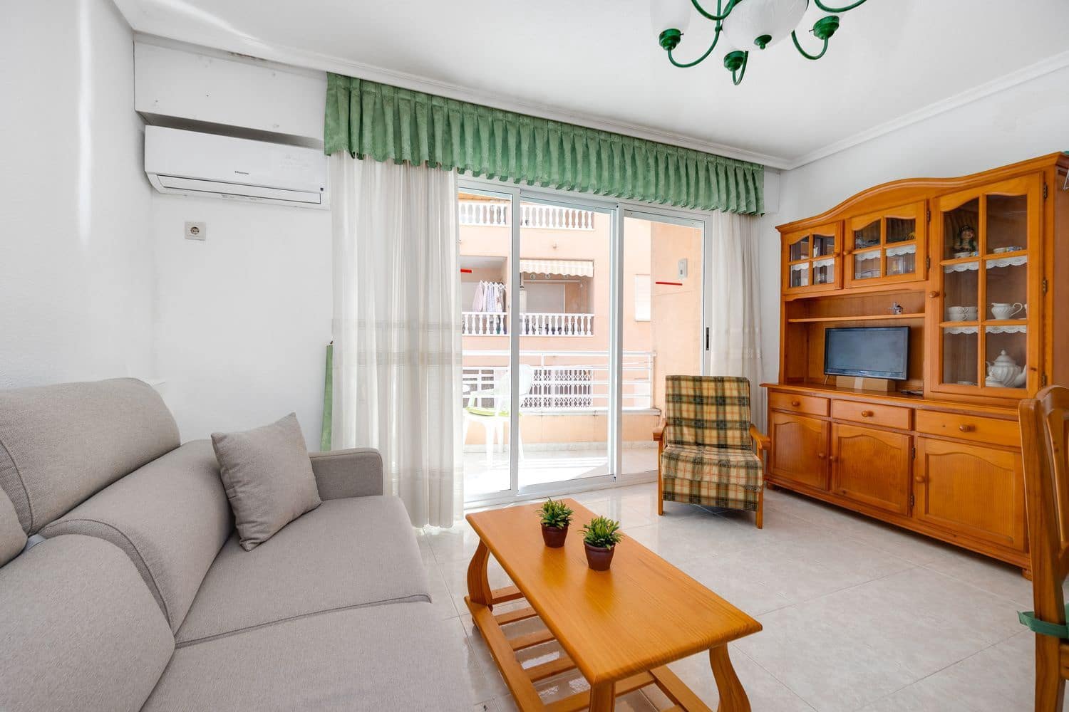 1 Zimmer Apartment zu verkaufen in Torrevieja mit Pool Garage - 122.000 € (Ref: 9735023)