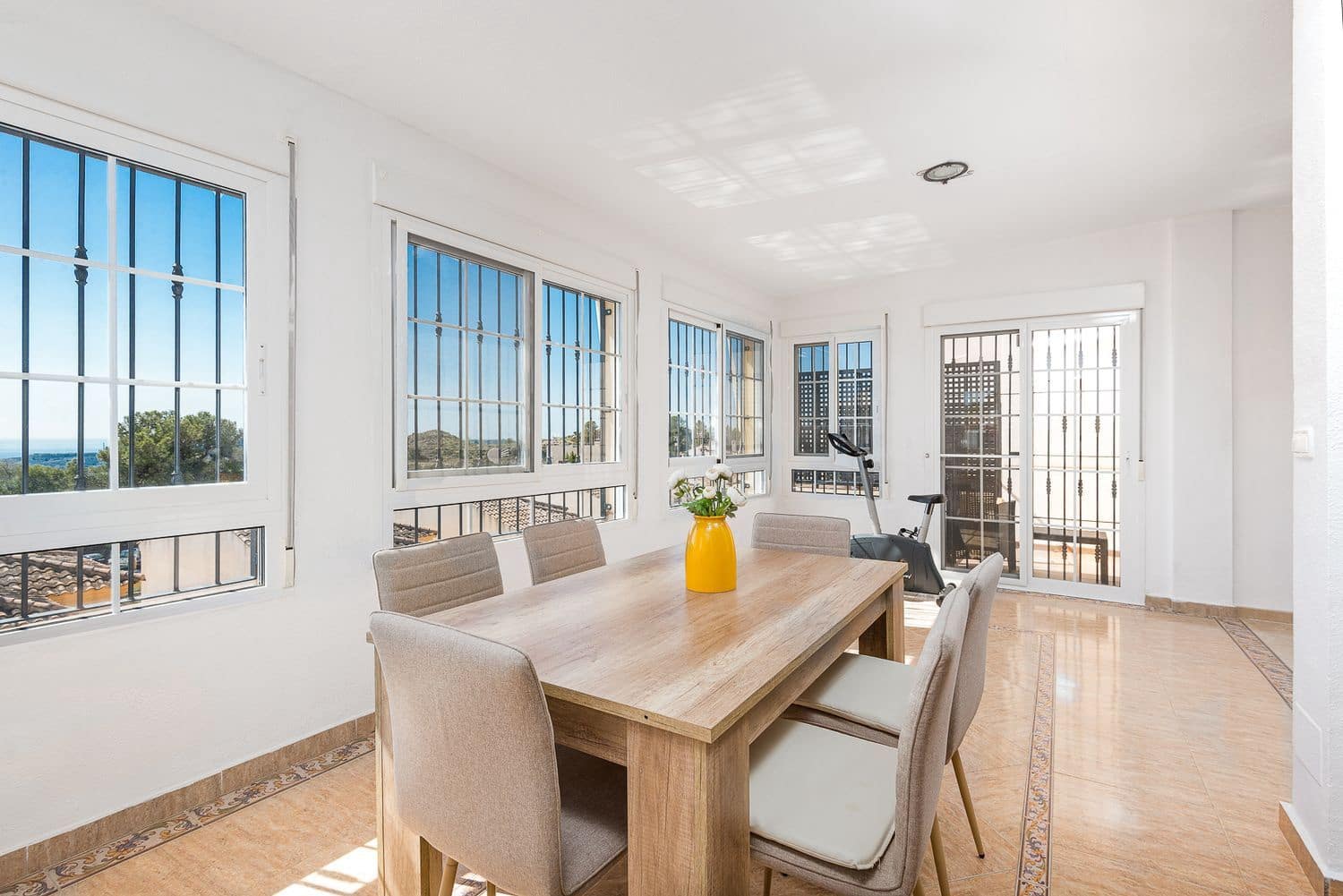 5 bedroom Townhouse for sale in Aguas de Busot / Aigues with pool garage - € 340,000 (Ref: 9737929)