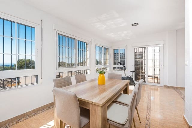 5 soveværelse Byhus til salg i Aguas de Busot / Aigües med swimmingpool garage - € 340.000 (Ref: 9737929)