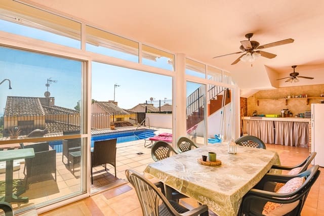 5 soveværelse Byhus til salg i Aguas de Busot / Aigües med swimmingpool garage - € 340.000 (Ref: 9737929)