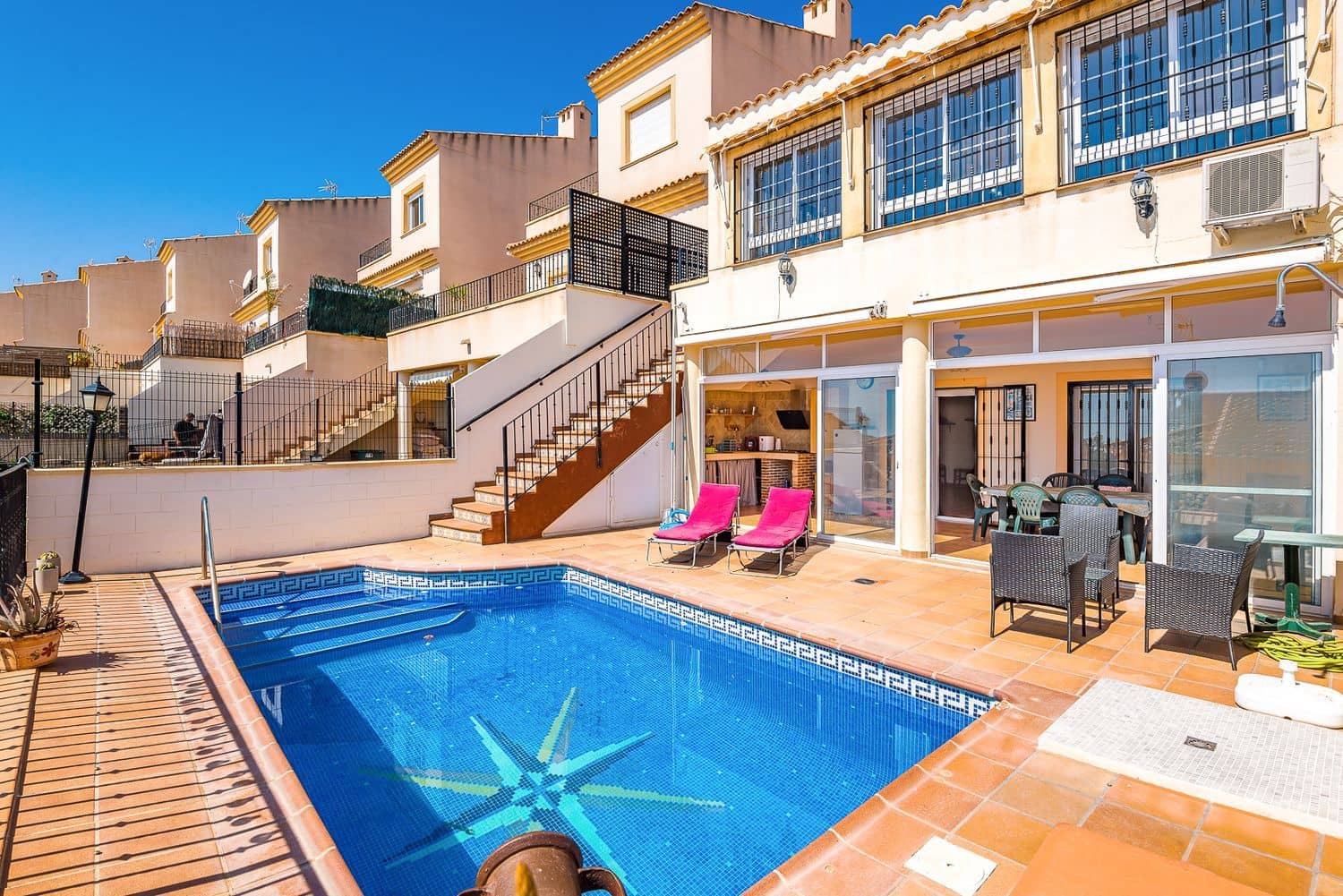 5 bedroom Townhouse for sale in Aguas de Busot / Aigues with pool garage - € 340,000 (Ref: 9737929)