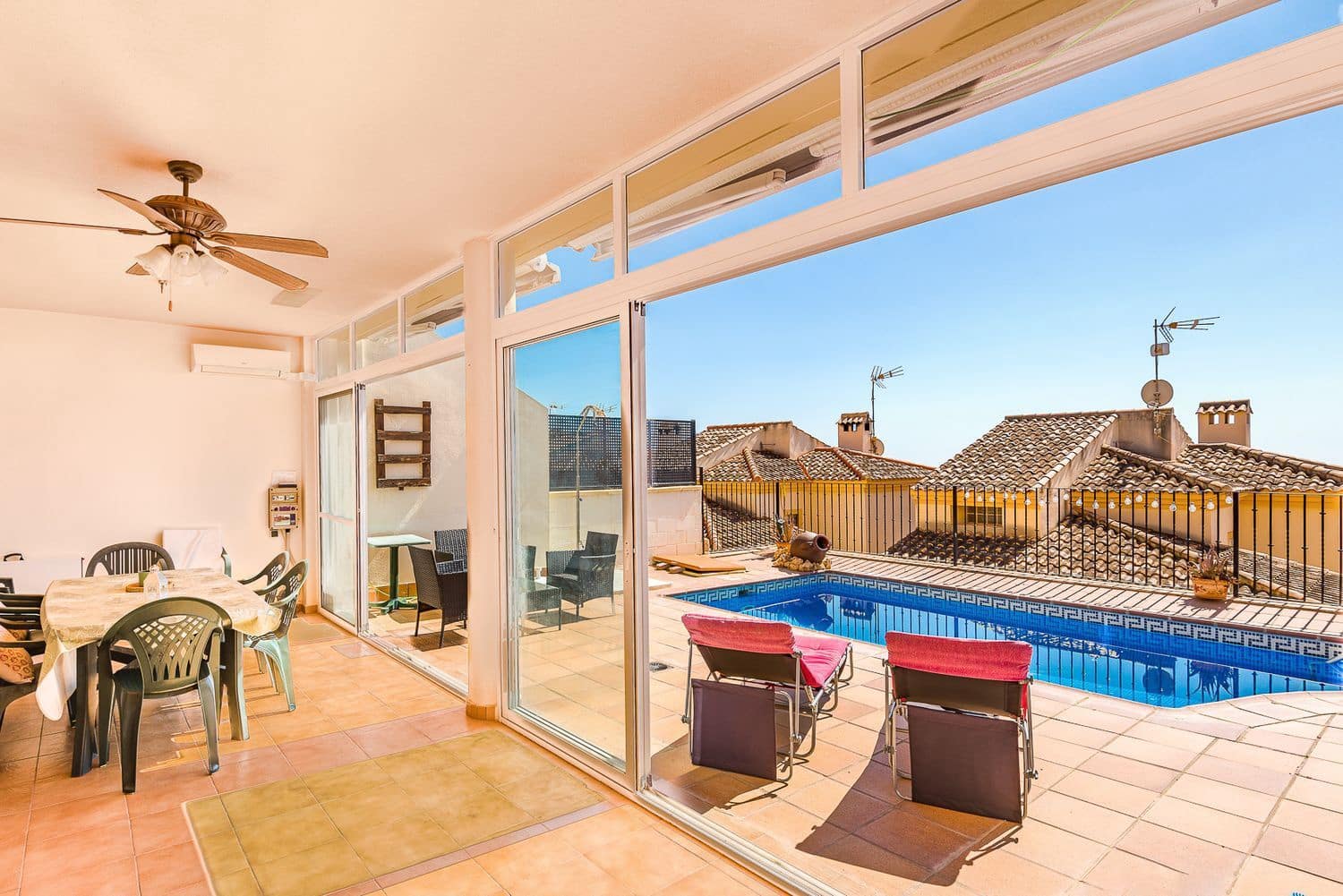 5 bedroom Townhouse for sale in Aguas de Busot / Aigues with pool garage - € 340,000 (Ref: 9737929)