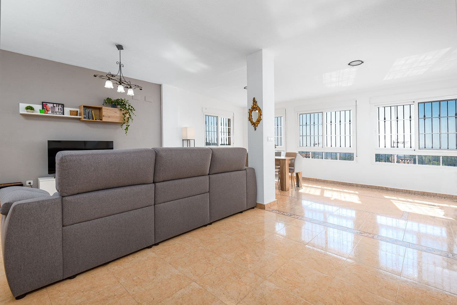 5 bedroom Townhouse for sale in Aguas de Busot / Aigues with pool garage - € 340,000 (Ref: 9737929)