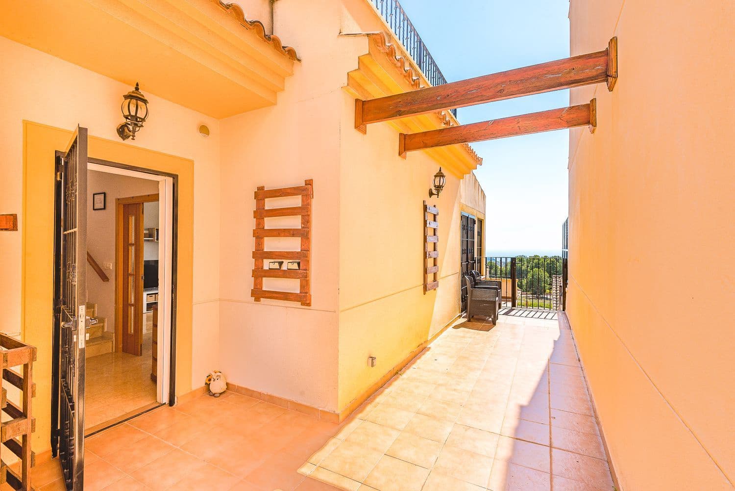 5 bedroom Townhouse for sale in Aguas de Busot / Aigues with pool garage - € 340,000 (Ref: 9737929)