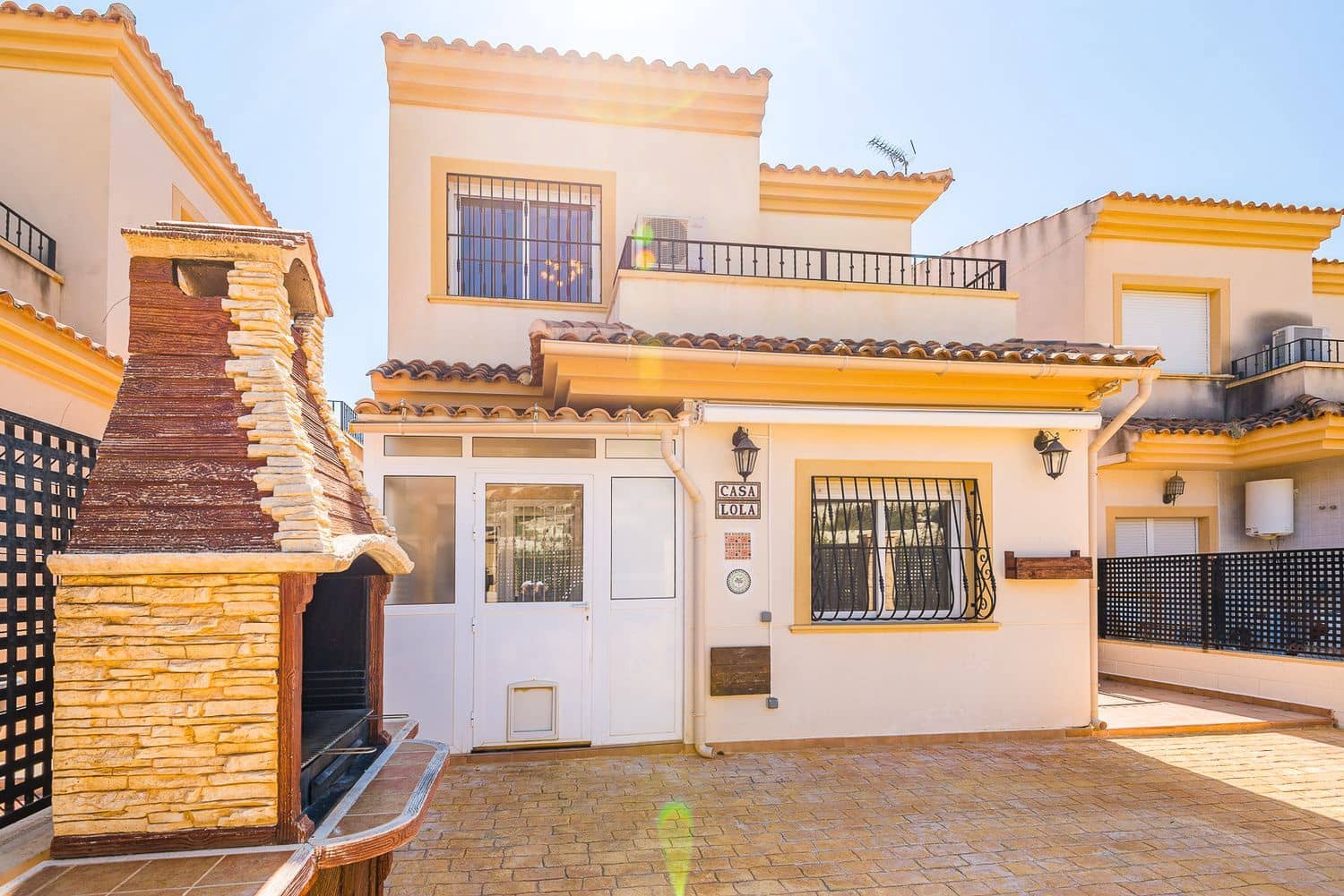 5 bedroom Townhouse for sale in Aguas de Busot / Aigues with pool garage - € 340,000 (Ref: 9737929)