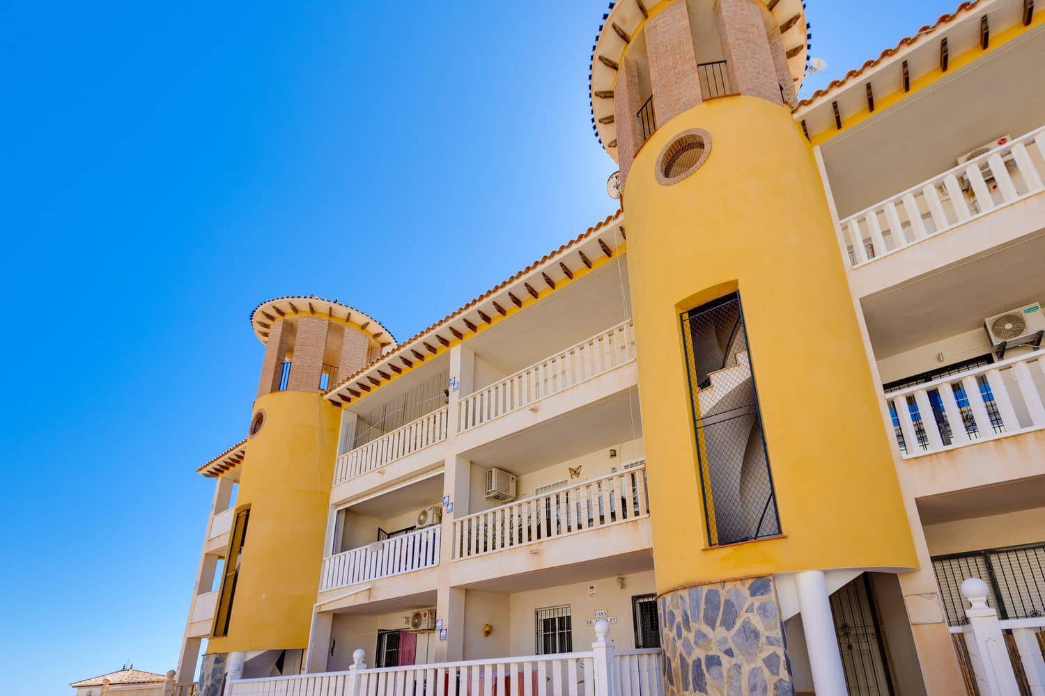 2 bedroom Apartment for sale in Orihuela Costa with pool garage - € 149,000 (Ref: 9745220)