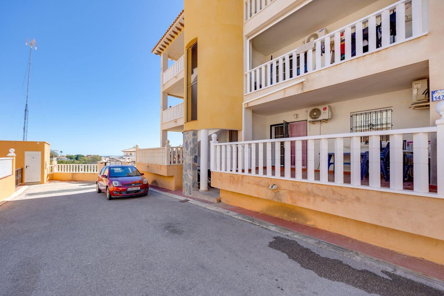 2 bedroom Apartment for sale in Orihuela Costa with pool garage - € 149,000 (Ref: 9745220)